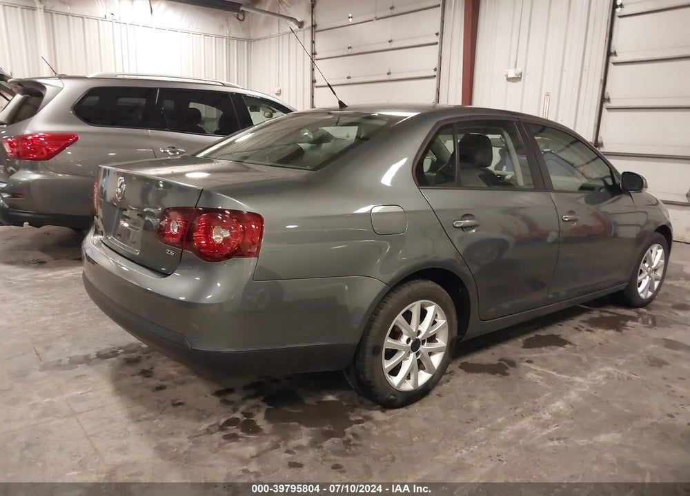 2010 VOLKSWAGEN JETTA LIMITED EDITION VIN: 3VWRX7AJ0AM165562