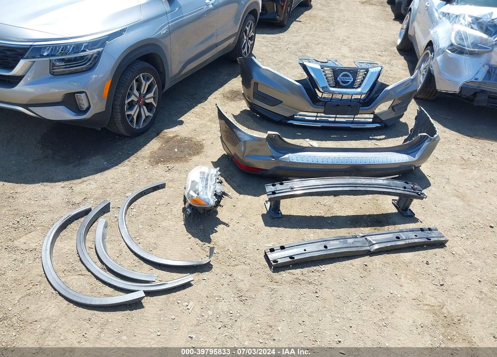 2017 NISSAN ROGUE S VIN: JN8AT2MT8HW401577