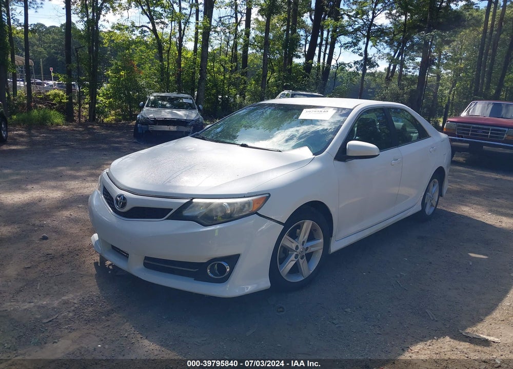 2013 TOYOTA CAMRY SE VIN: 4T1BF1FK5DU698637