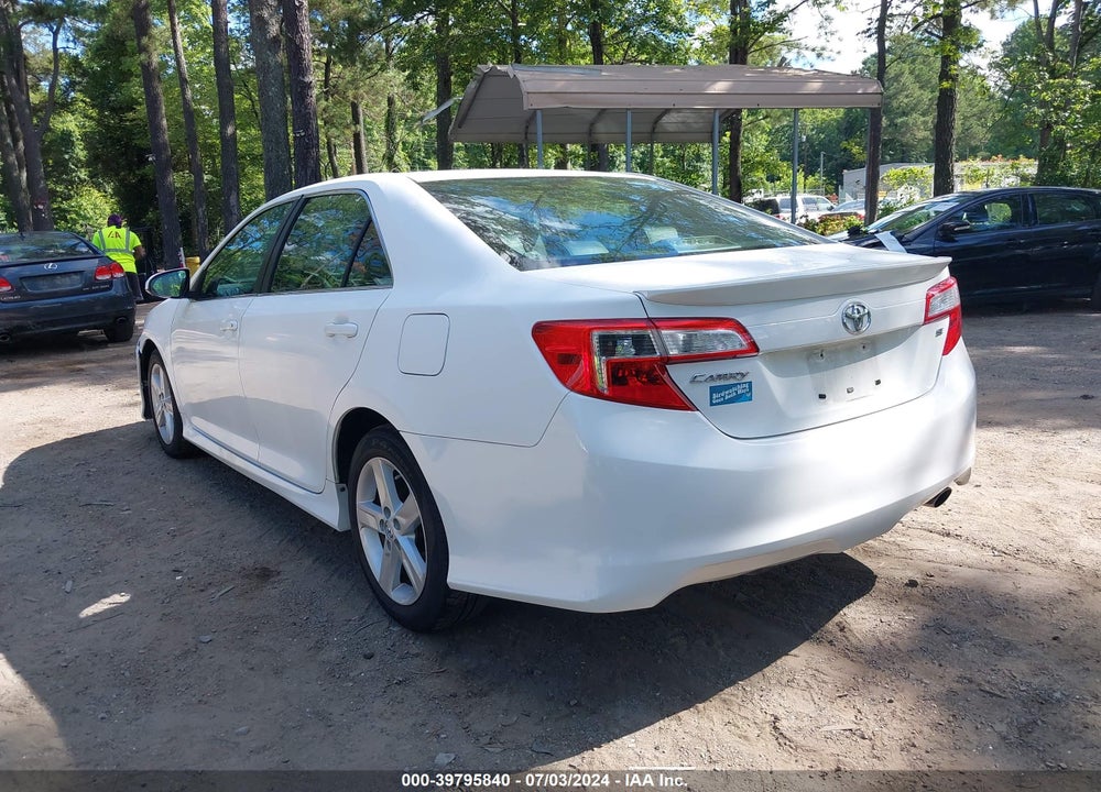 2013 TOYOTA CAMRY SE VIN: 4T1BF1FK5DU698637
