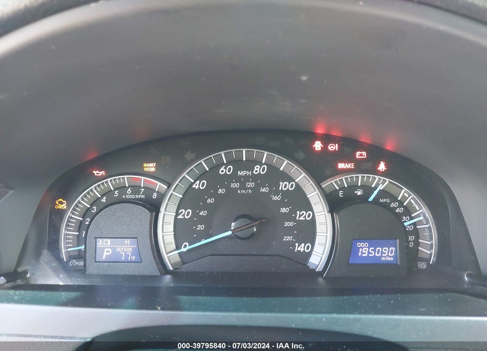 2013 TOYOTA CAMRY SE VIN: 4T1BF1FK5DU698637