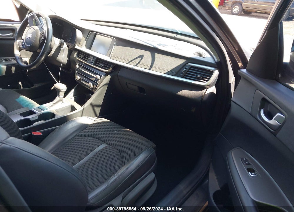 2019 KIA OPTIMA S VIN: 5XXGT4L30KG378291