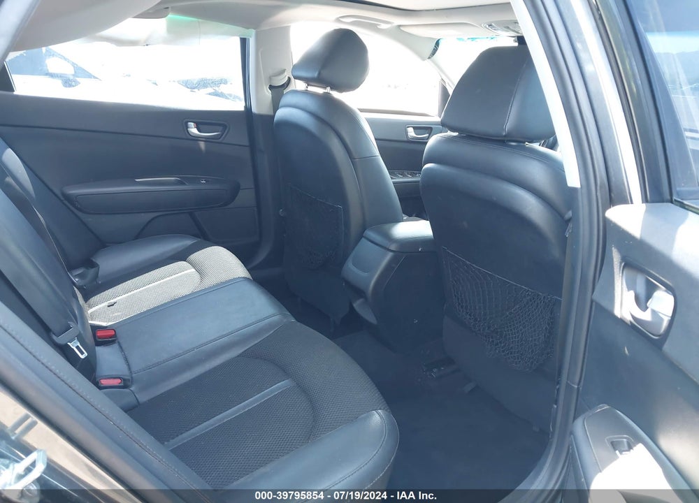 2019 KIA OPTIMA S VIN: 5XXGT4L30KG378291