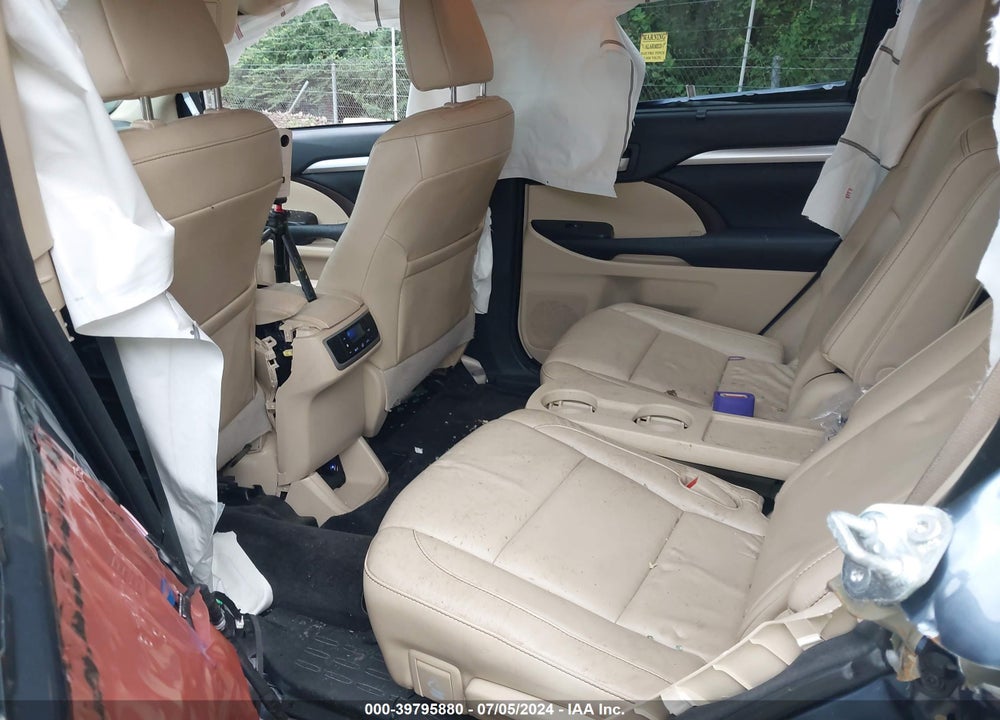 2015 TOYOTA HIGHLANDER XLE V6 VIN: 5TDJKRFH0FS150969