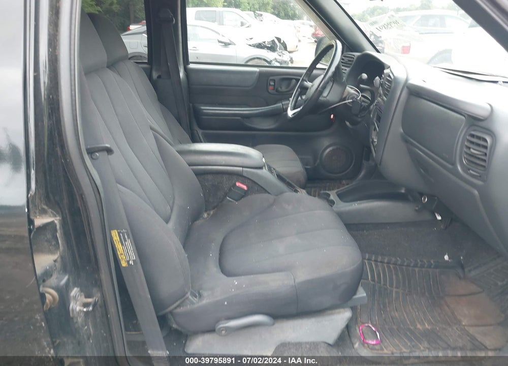 2003 CHEVROLET S-10 LS VIN: 1GCDT13X83K174432