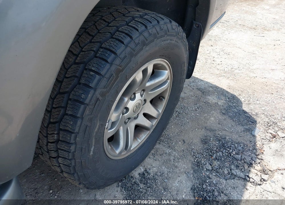 2005 TOYOTA SEQUOIA SR5 V8 VIN: 5TDBT44A25S253500