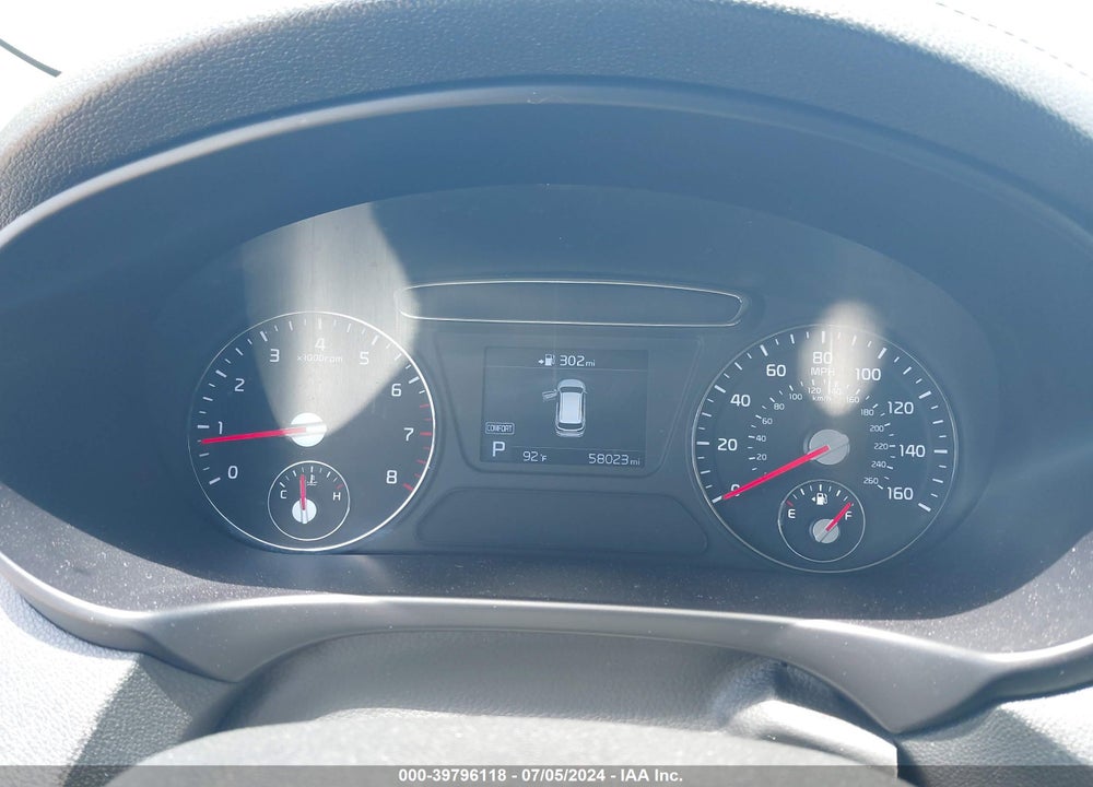 2019 KIA SORENTO 2.4L LX VIN: 5XYPG4A34KG574964