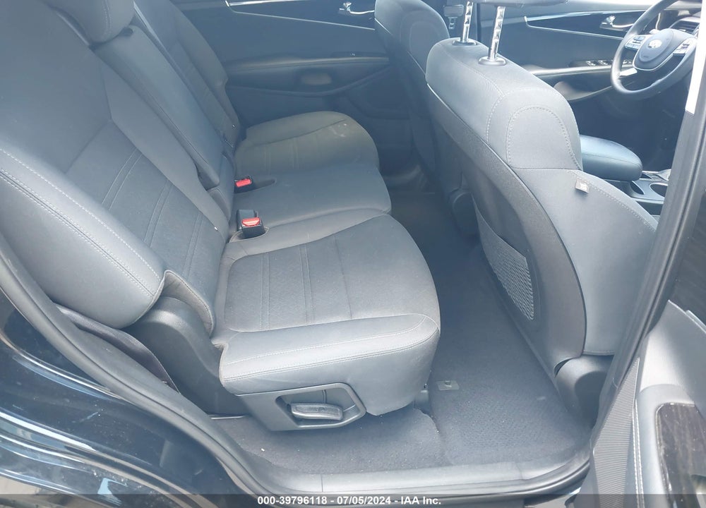 2019 KIA SORENTO 2.4L LX VIN: 5XYPG4A34KG574964