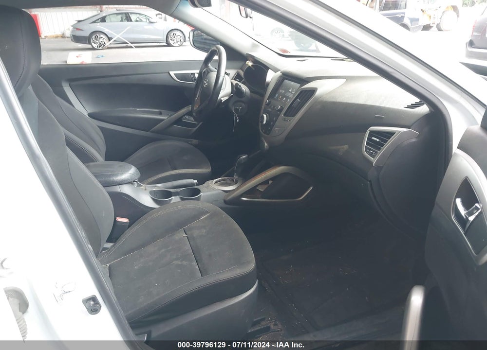 2017 HYUNDAI VELOSTER VIN: KMHTC6AD7HU311515