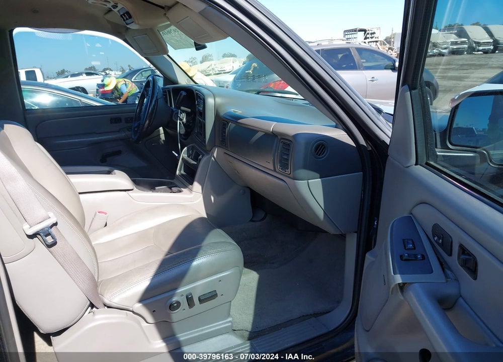 2004 CHEVROLET TAHOE LT VIN: 1GNEC13T94R147614