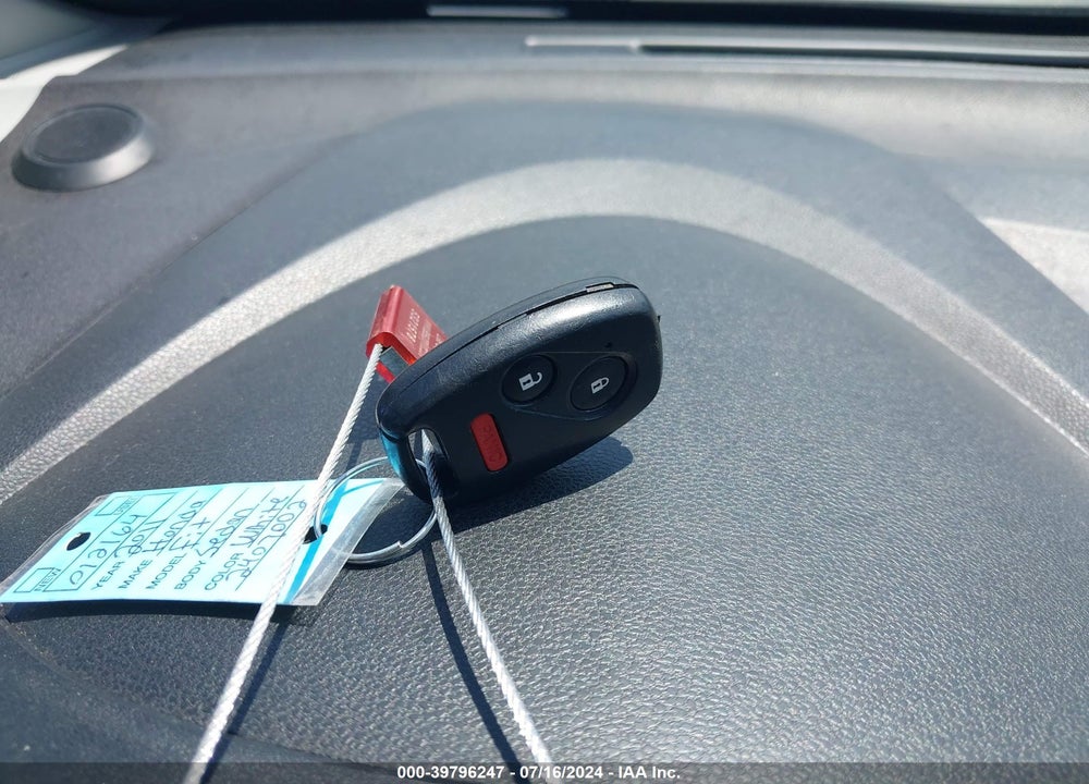 2011 HONDA FIT SPORT VIN: JHMGE8H52BC012164