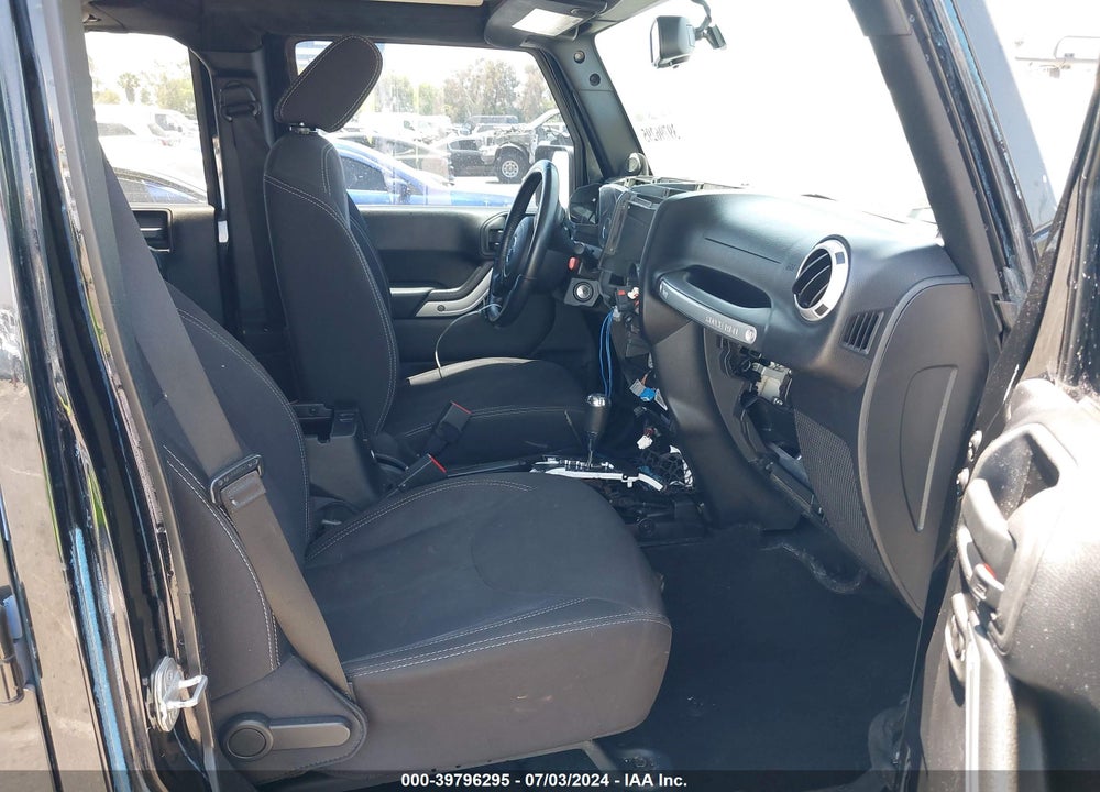 2014 JEEP WRANGLER UNLIMITED SAHARA VIN: 1C4BJWEG7EL128420