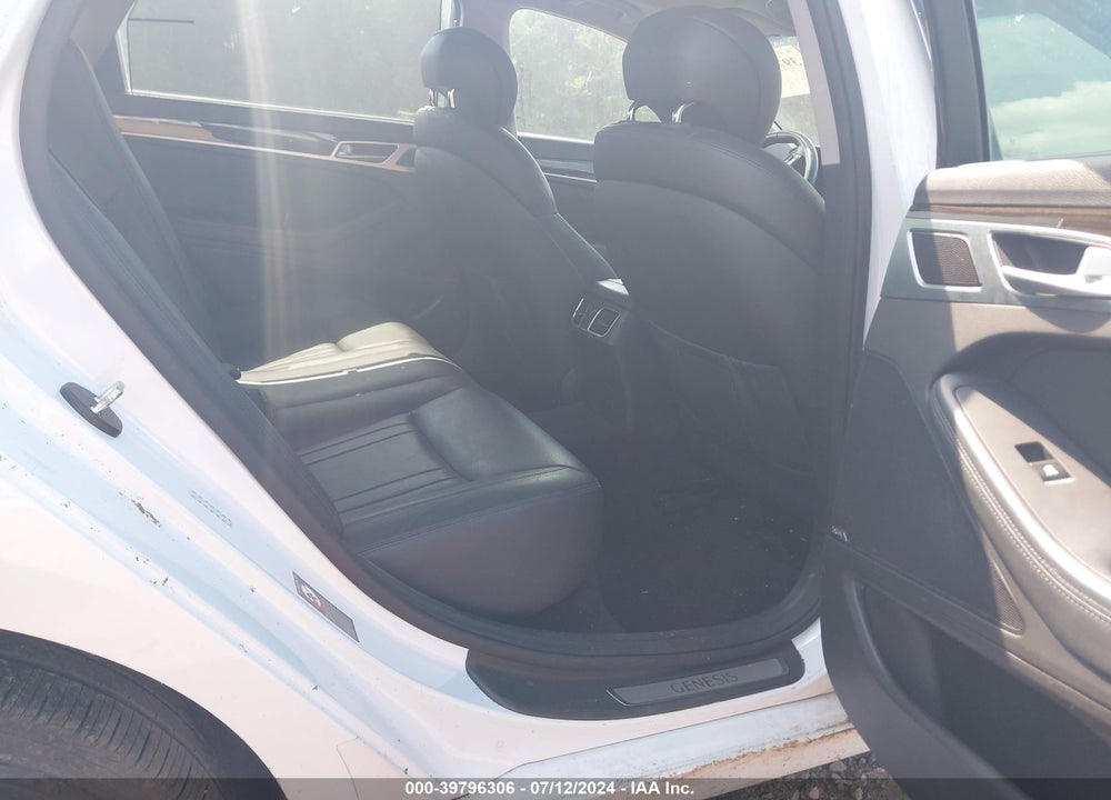 2016 HYUNDAI GENESIS 3.8 VIN: KMHGN4JE3GU110329