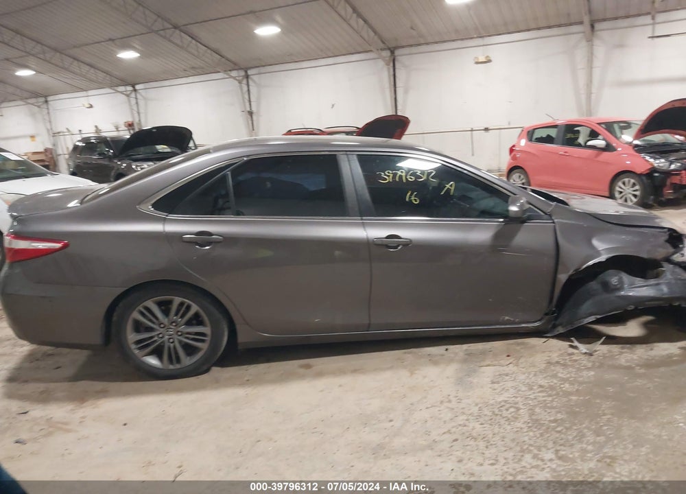 2016 TOYOTA CAMRY SE VIN: 4T1BF1FK0GU217567