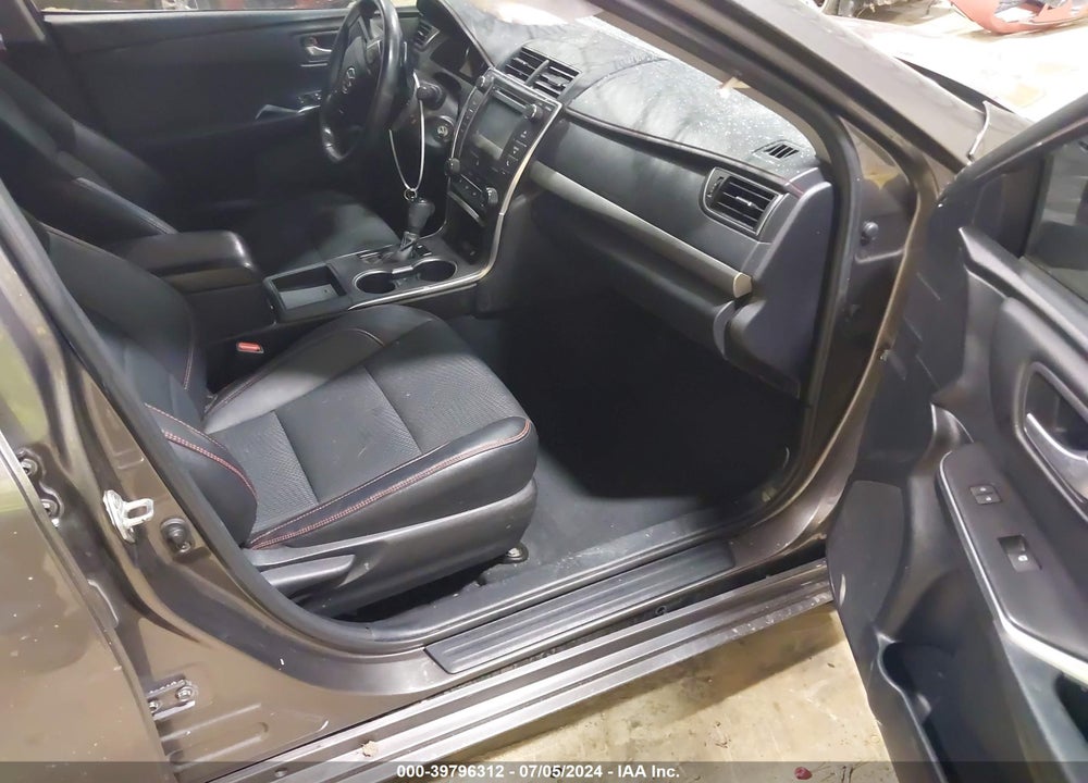 2016 TOYOTA CAMRY SE VIN: 4T1BF1FK0GU217567