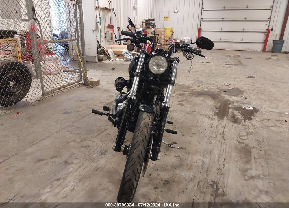 2011 HARLEY-DAVIDSON FXS VIN: 1HD1JP520BB030108