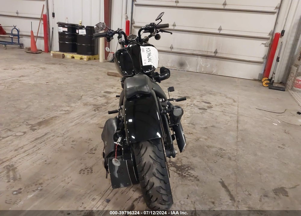 2011 HARLEY-DAVIDSON FXS VIN: 1HD1JP520BB030108