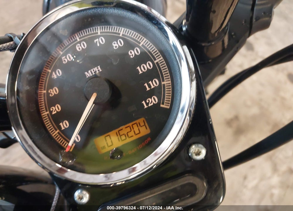 2011 HARLEY-DAVIDSON FXS VIN: 1HD1JP520BB030108