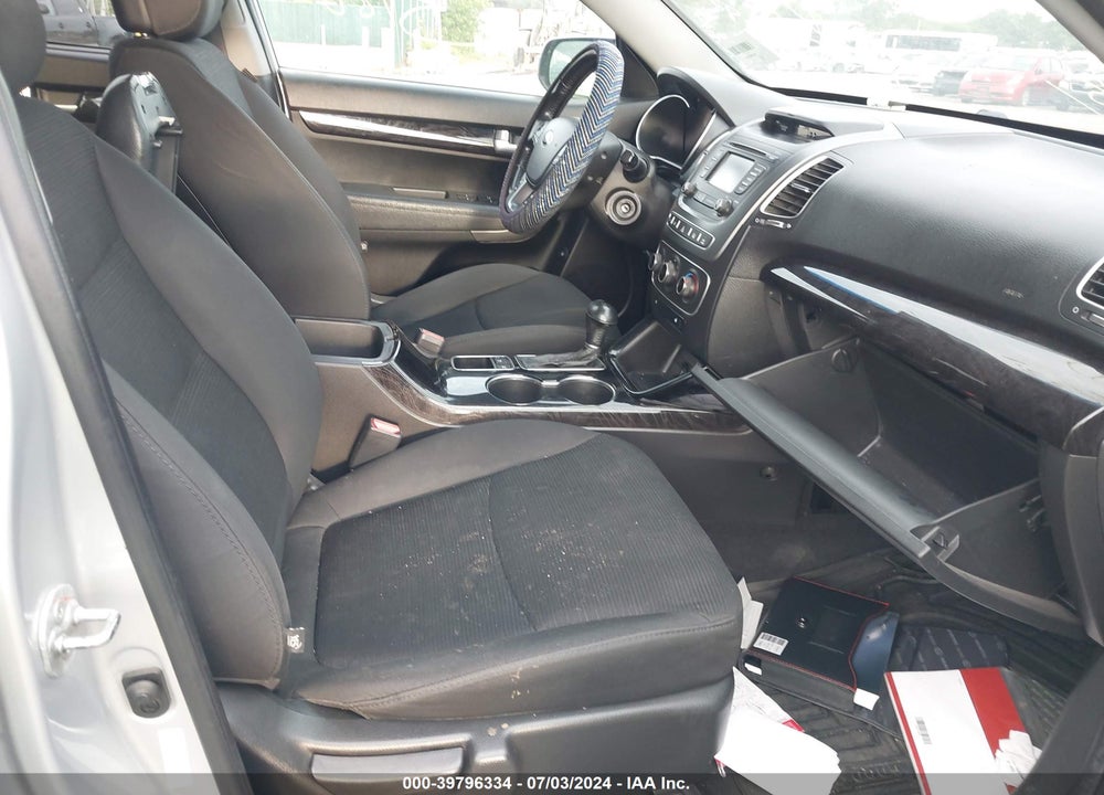 2014 KIA SORENTO LX V6 VIN: 5XYKTDA7XEG482142
