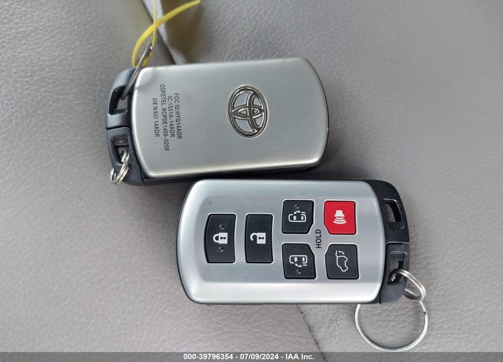 2019 TOYOTA SIENNA XLE 8 PASSENGER VIN: 5TDYZ3DC2KS993600