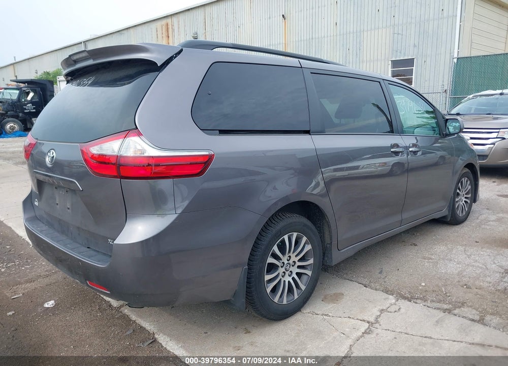 2019 TOYOTA SIENNA XLE 8 PASSENGER VIN: 5TDYZ3DC2KS993600