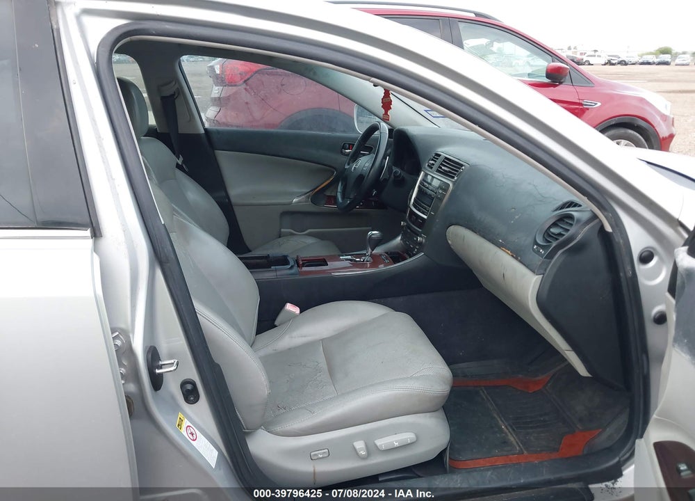 2008 LEXUS IS 250 VIN: JTHBK262185051026
