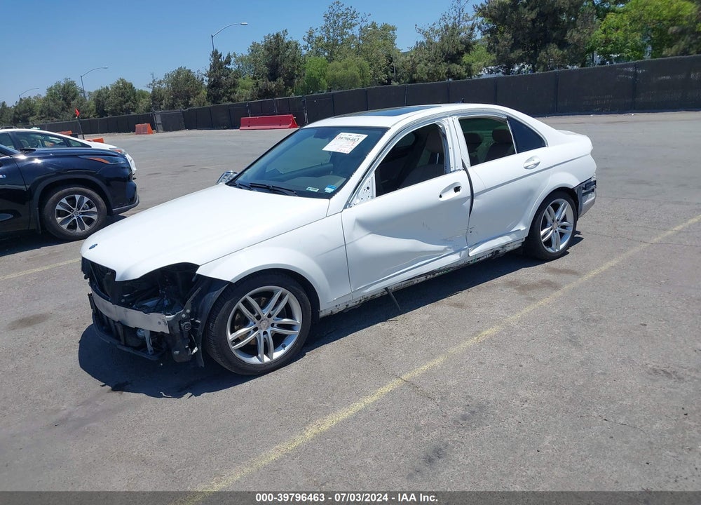 2013 MERCEDES-BENZ C 250 LUXURY/SPORT VIN: WDDGF4HB3DR278702