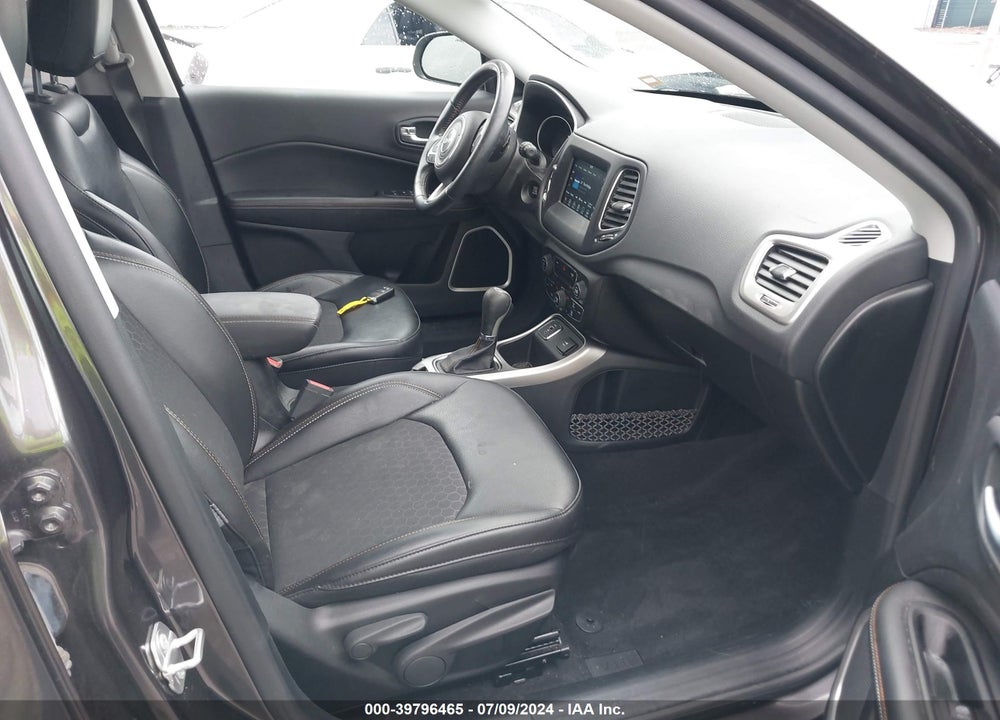 2018 JEEP COMPASS LATITUDE FWD VIN: 3C4NJCBB5JT193964