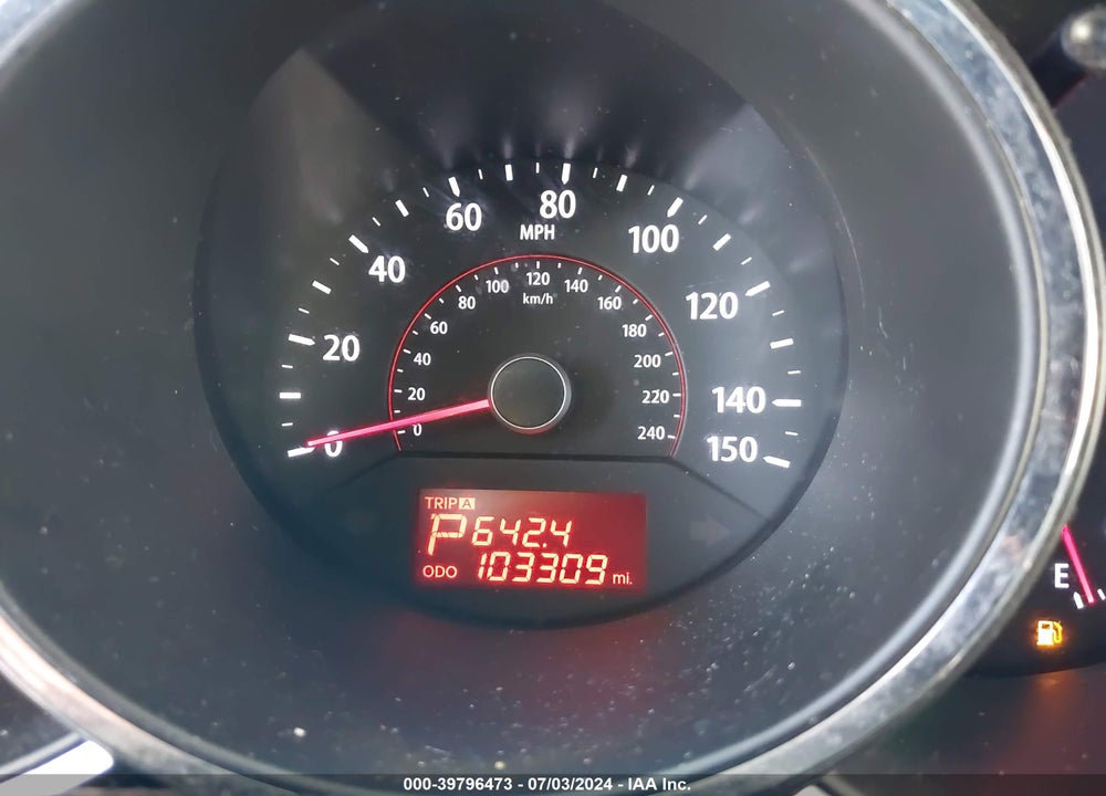 2013 KIA SORENTO LX VIN: 5XYKT3A65DG361311