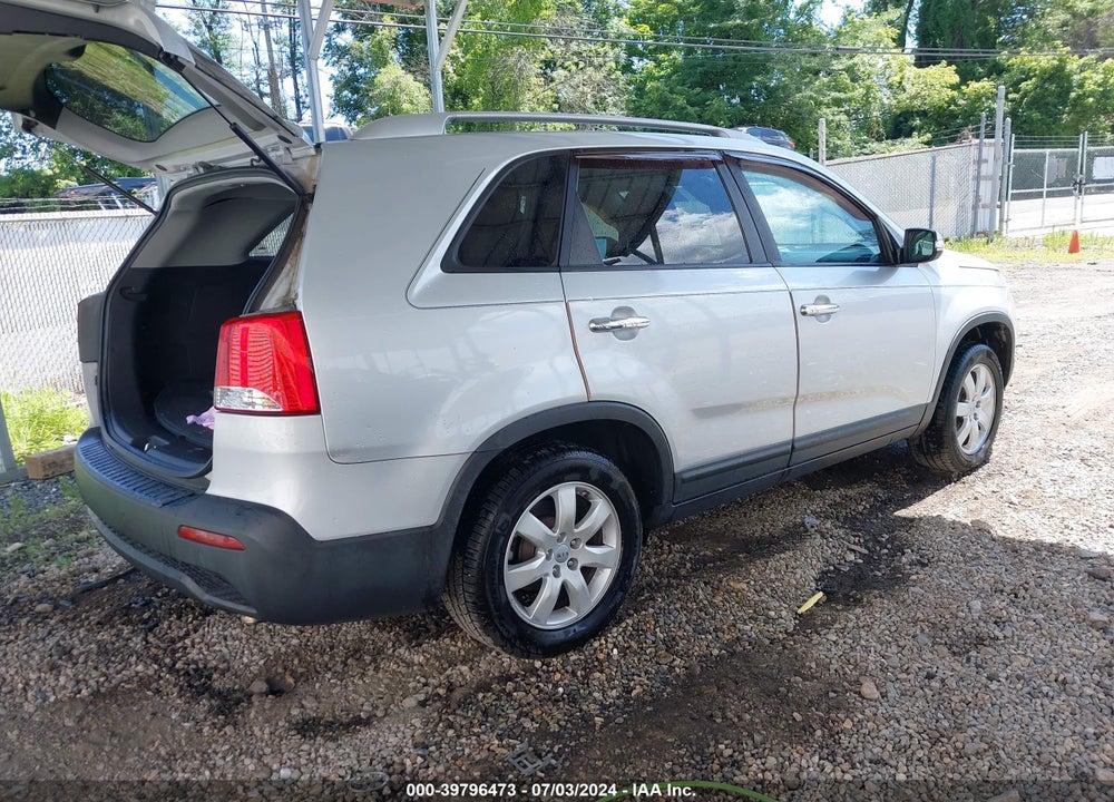 2013 KIA SORENTO LX VIN: 5XYKT3A65DG361311