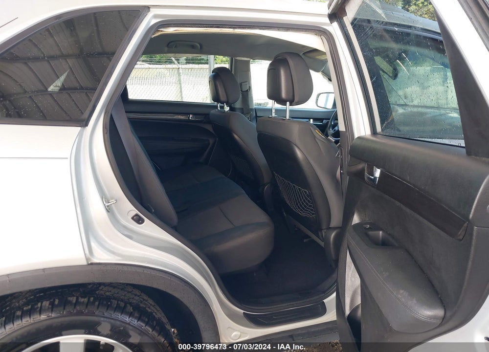 2013 KIA SORENTO LX VIN: 5XYKT3A65DG361311