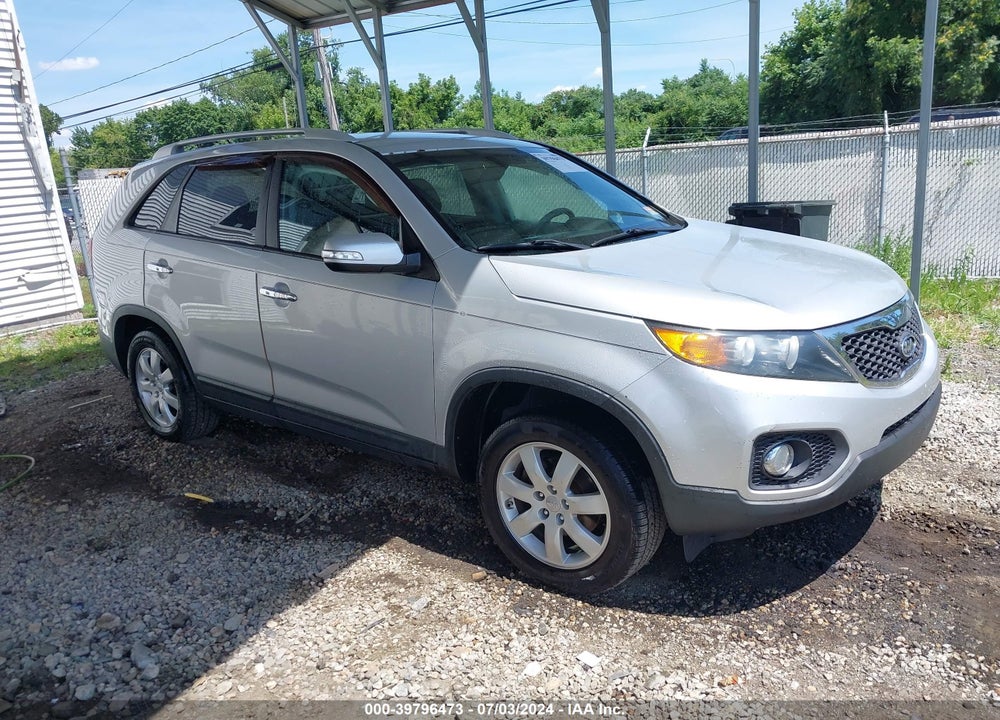 2013 KIA SORENTO LX VIN: 5XYKT3A65DG361311
