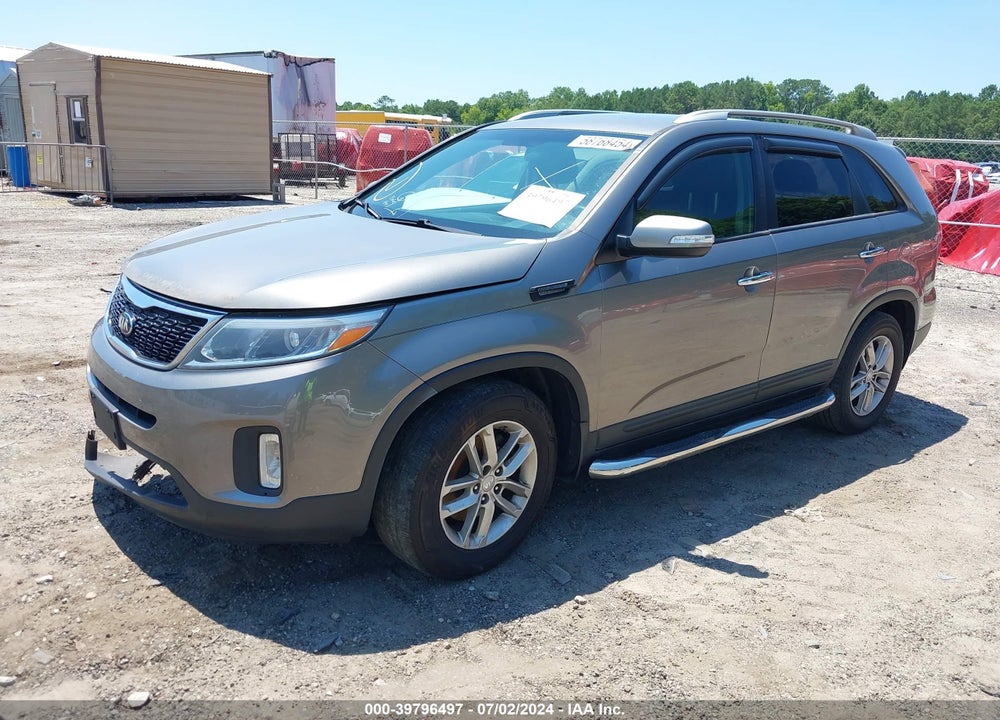 2015 KIA SORENTO LX VIN: 5XYKT3A67FG588924