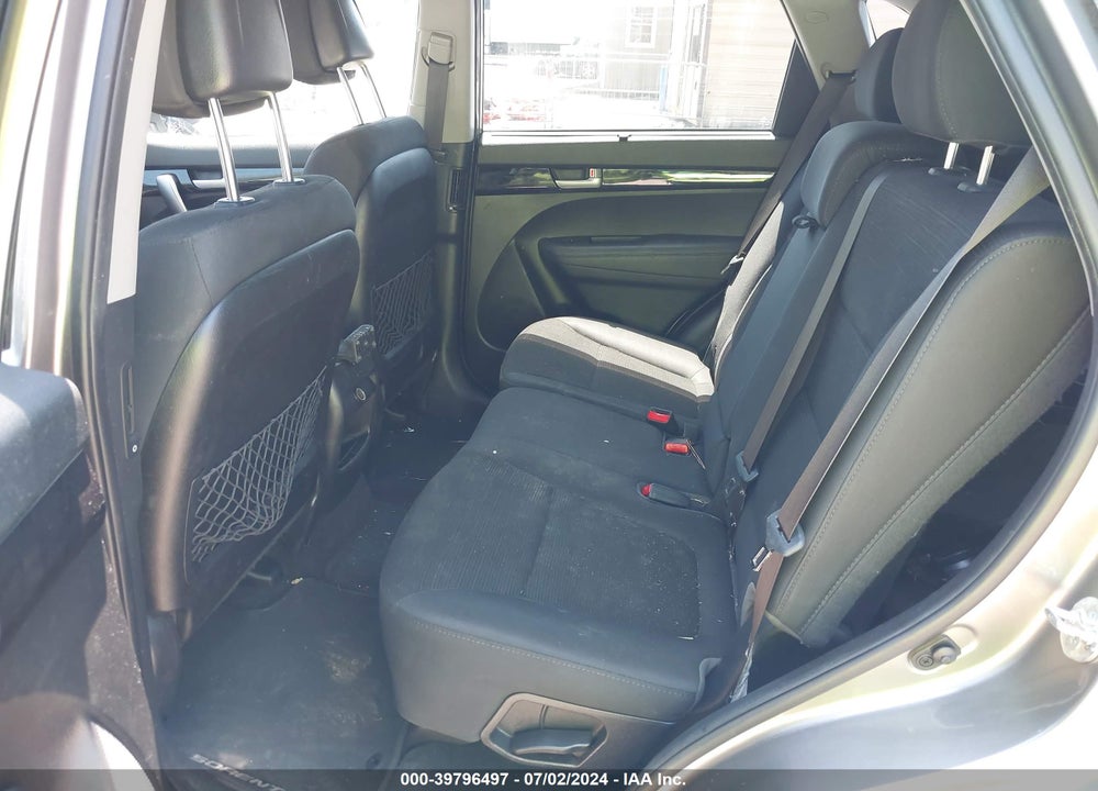 2015 KIA SORENTO LX VIN: 5XYKT3A67FG588924