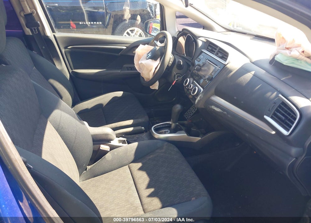 2015 HONDA FIT LX VIN: 3HGGK5H58FM725570