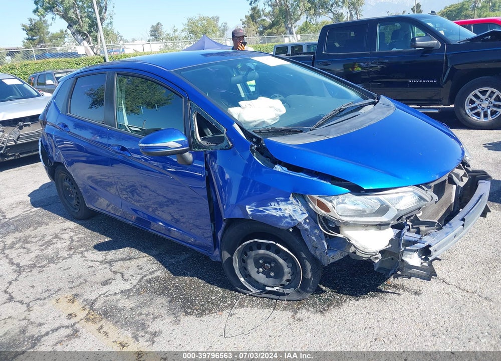 2015 HONDA FIT LX VIN: 3HGGK5H58FM725570