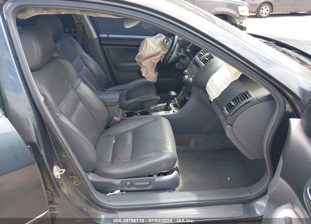 2005 HONDA ACCORD 3.0 EX VIN: 1HGCM66555A066909
