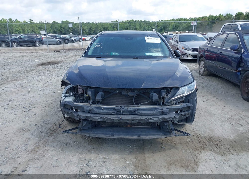 2018 TOYOTA CAMRY SE VIN: 4T1B11HK5JU107021