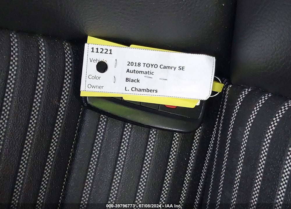 2018 TOYOTA CAMRY SE VIN: 4T1B11HK5JU107021