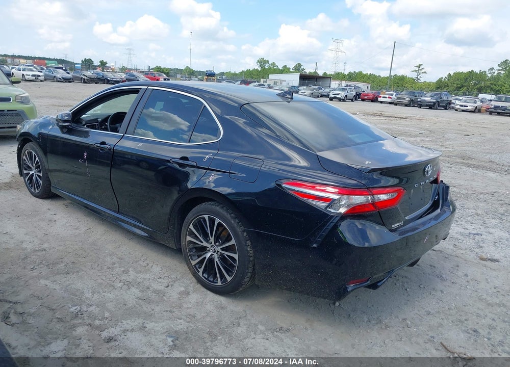 2018 TOYOTA CAMRY SE VIN: 4T1B11HK5JU107021