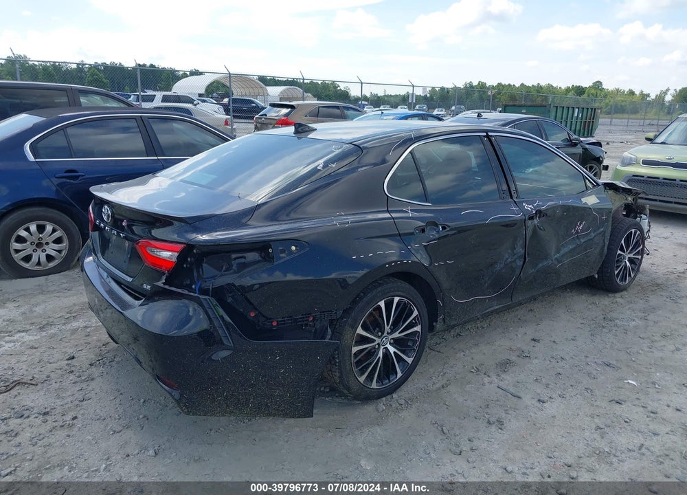 2018 TOYOTA CAMRY SE VIN: 4T1B11HK5JU107021