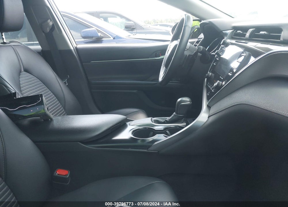2018 TOYOTA CAMRY SE VIN: 4T1B11HK5JU107021