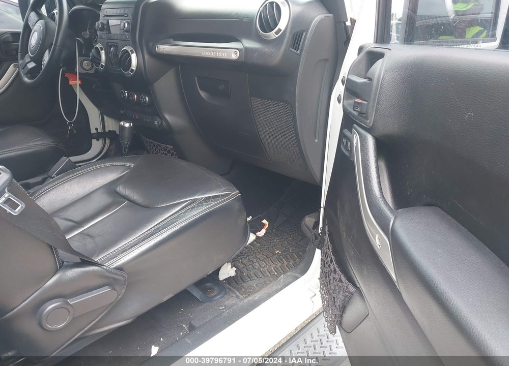 2013 JEEP WRANGLER UNLIMITED SAHARA VIN: 1C4BJWEG8DL584490