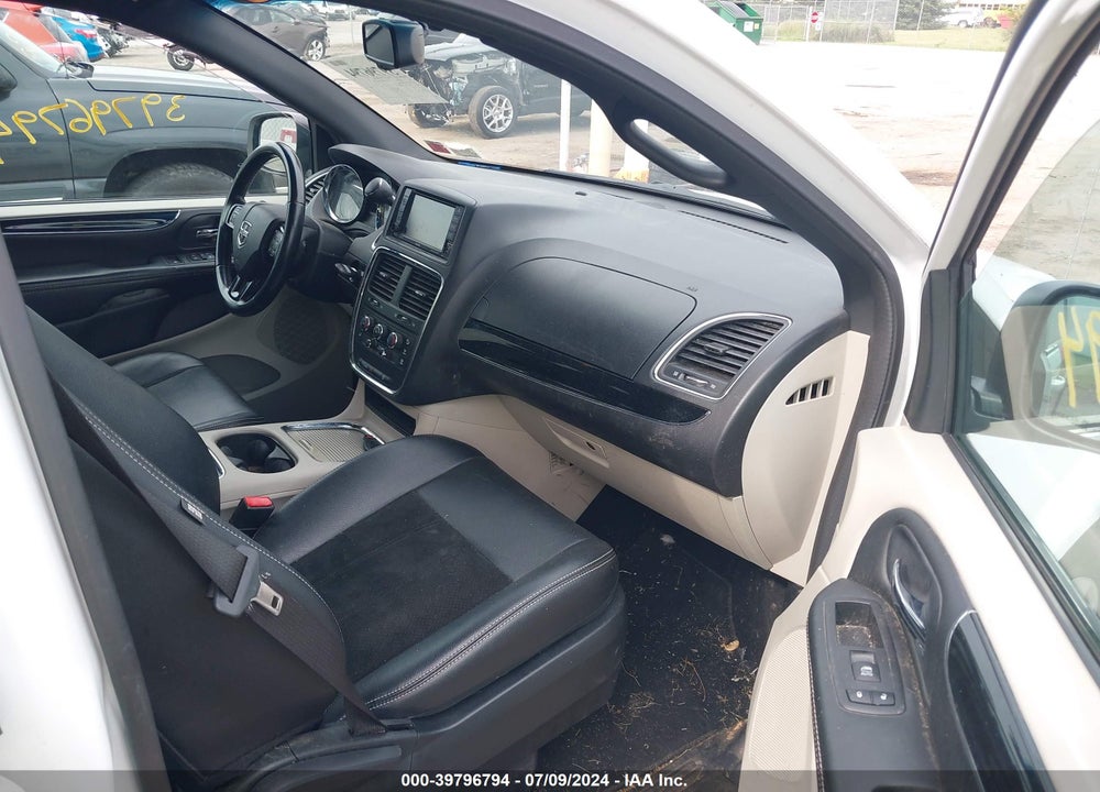 2017 DODGE GRAND CARAVAN SXT VIN: 2C4RDGCG8HR858329
