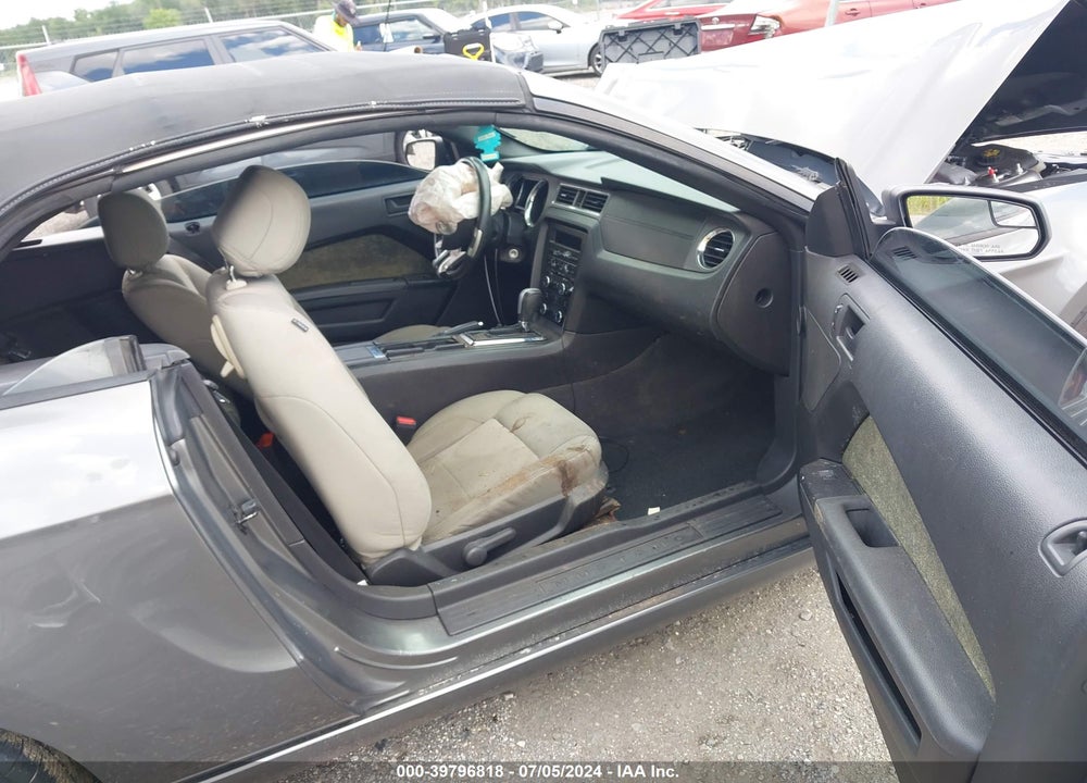2013 FORD MUSTANG V6 VIN: 1ZVBP8EM8D5237260