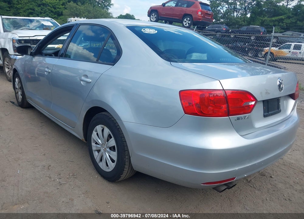 2011 VOLKSWAGEN JETTA 2.0L S VIN: 3VW2K7AJ3BM078904