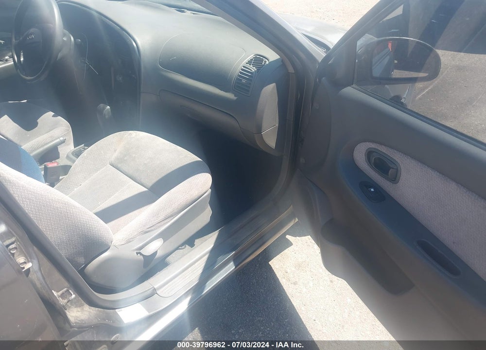 2003 KIA SPECTRA LS VIN: KNAFB121635297909