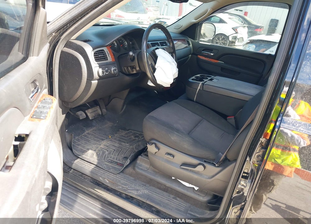 2014 CHEVROLET TAHOE LS VIN: 1GNSKAE04ER122825