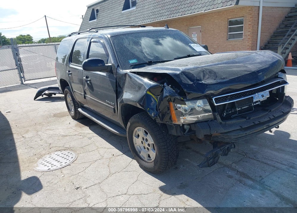 2014 CHEVROLET TAHOE LS VIN: 1GNSKAE04ER122825