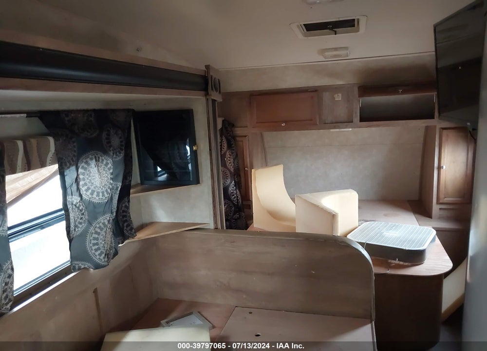 2016 GULFSTREAM 23CSK VIN: 1NL1DTK27G1032046
